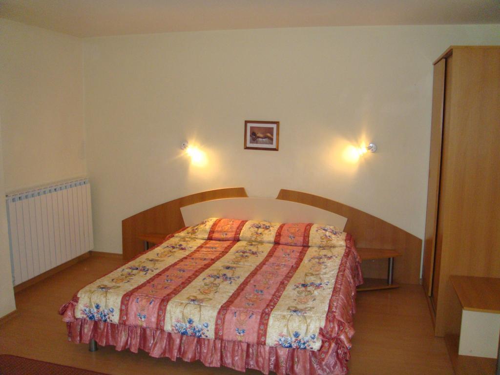 Балнеохотел "Люляци" Vrabtsite Habitación foto